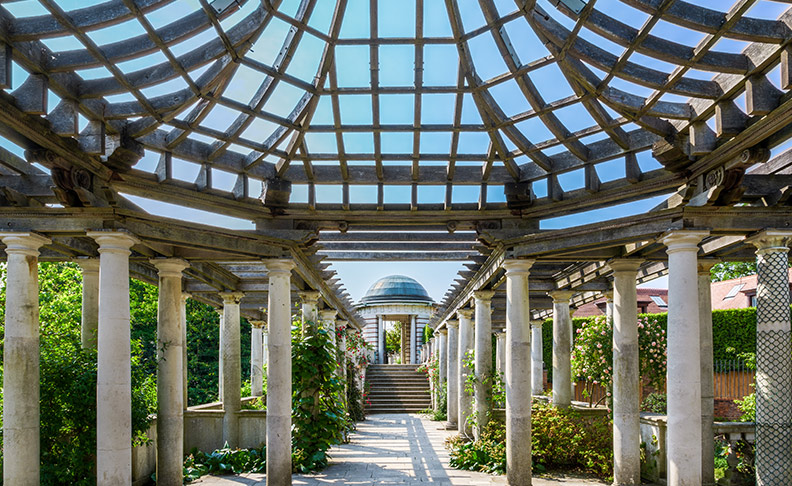 Hampstead Pergola & Hill Garden