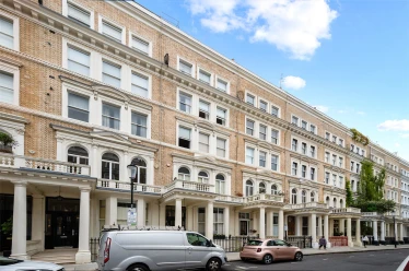Queen's Gate Place, Kensington, SW7
